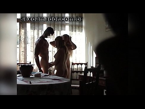 ❤️ Inimbitahan ng mga sex friends ang isang higanteng lalaki at isang threesome kasama niya ☑ Homemade porn sa tl.sexeey.ru ❌